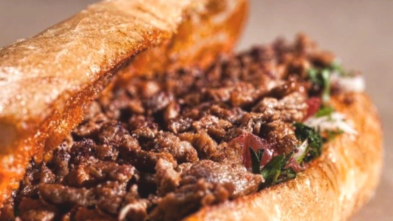 Evde Mersin Usulü Tantuni! Lezzetin Sırrı Haşlanan Ette ve Yağlı Lavaşta